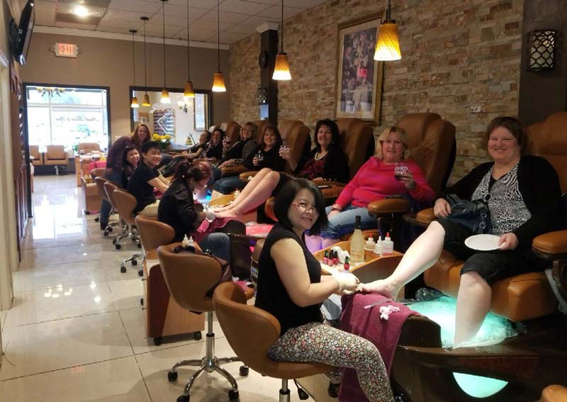 Tiệm Nail Trix & Spa-Cần Thợ Nails In Ellicott City Maryland