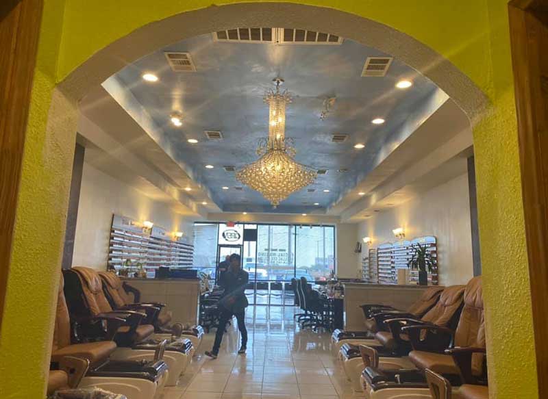 Tiệm Creative nails and spa-Cần Sang Tiệm Nail In Sweetwater TX