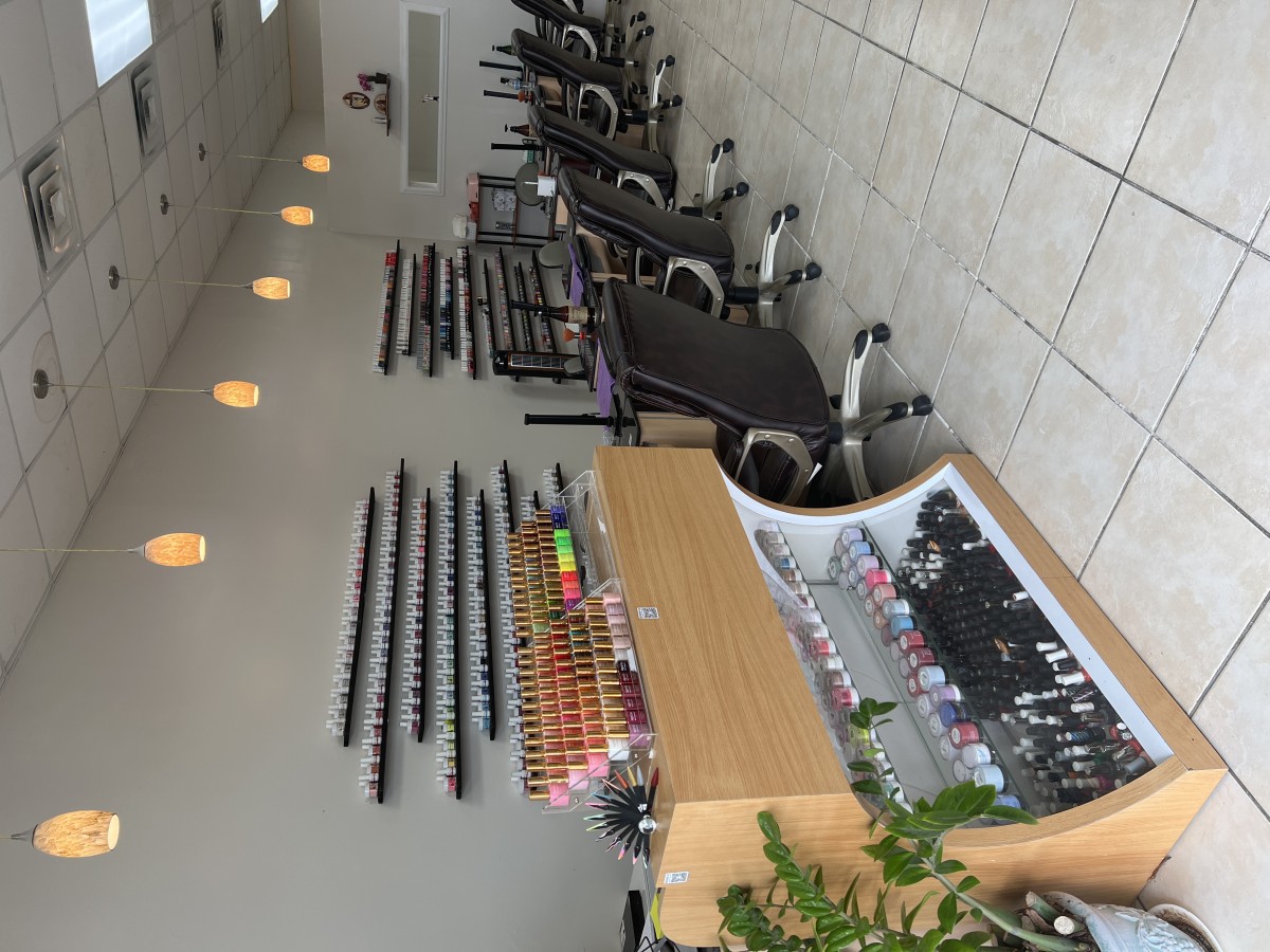 French Nails-CẦN BÁN TIỆM GẤP